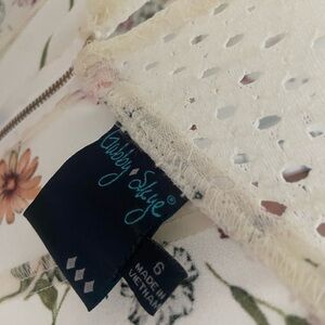 Gabby skye dress size 6